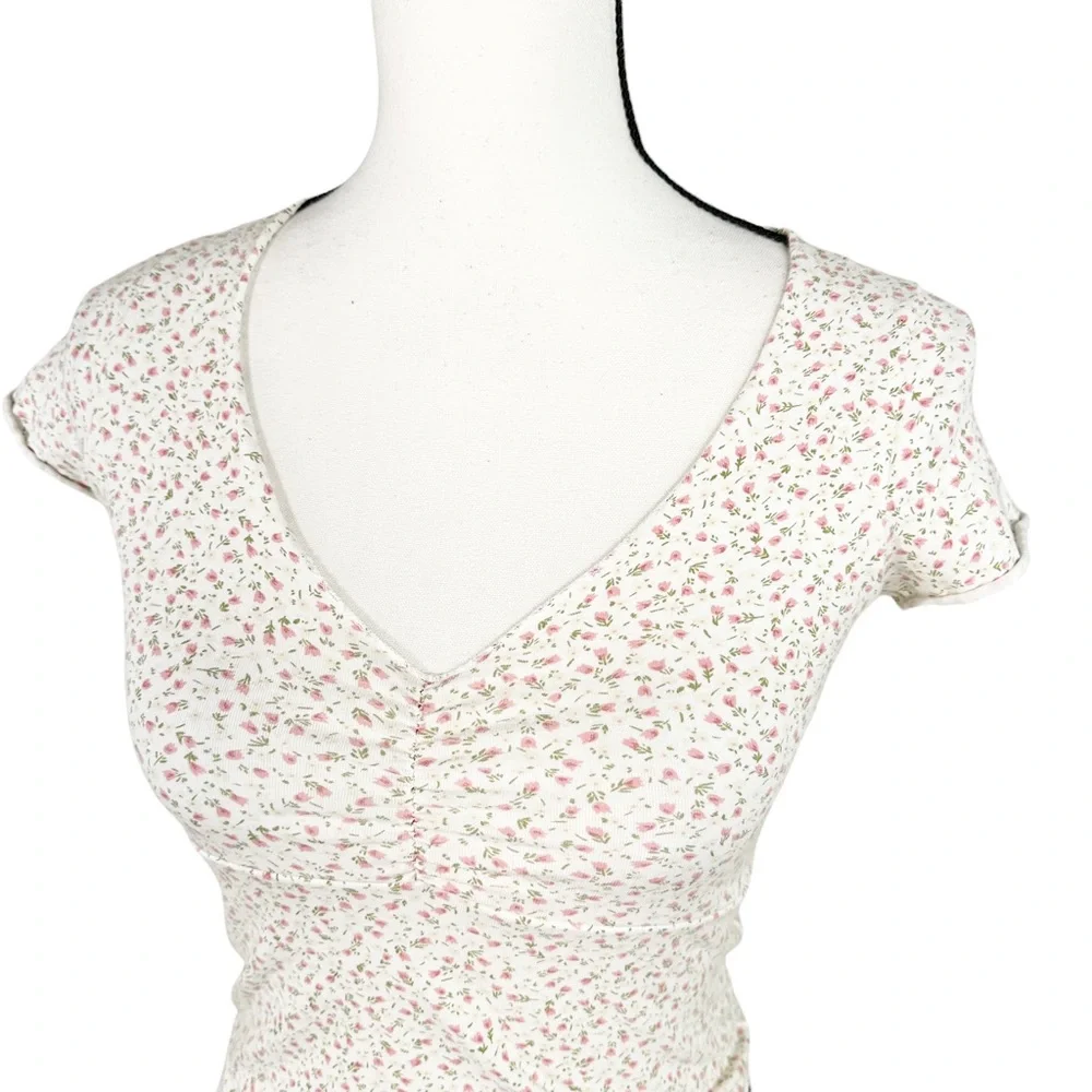 Brandy Melville Pink Floral Print Cropped T-Shirt - Picture 6 of 6